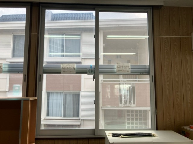 LUXSの★内窓工事／施設（非住宅）／インプラス／ＬＩＸＩＬ／所沢市★の施工後の写真3