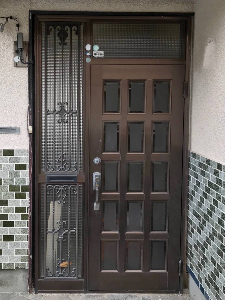 タナチョー長崎の玄関ドアを取り替えました！の施工前の写真1