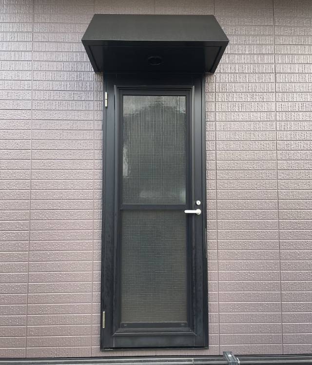 タナチョー長崎の勝手口ドアを取り替えました！の施工前の写真1