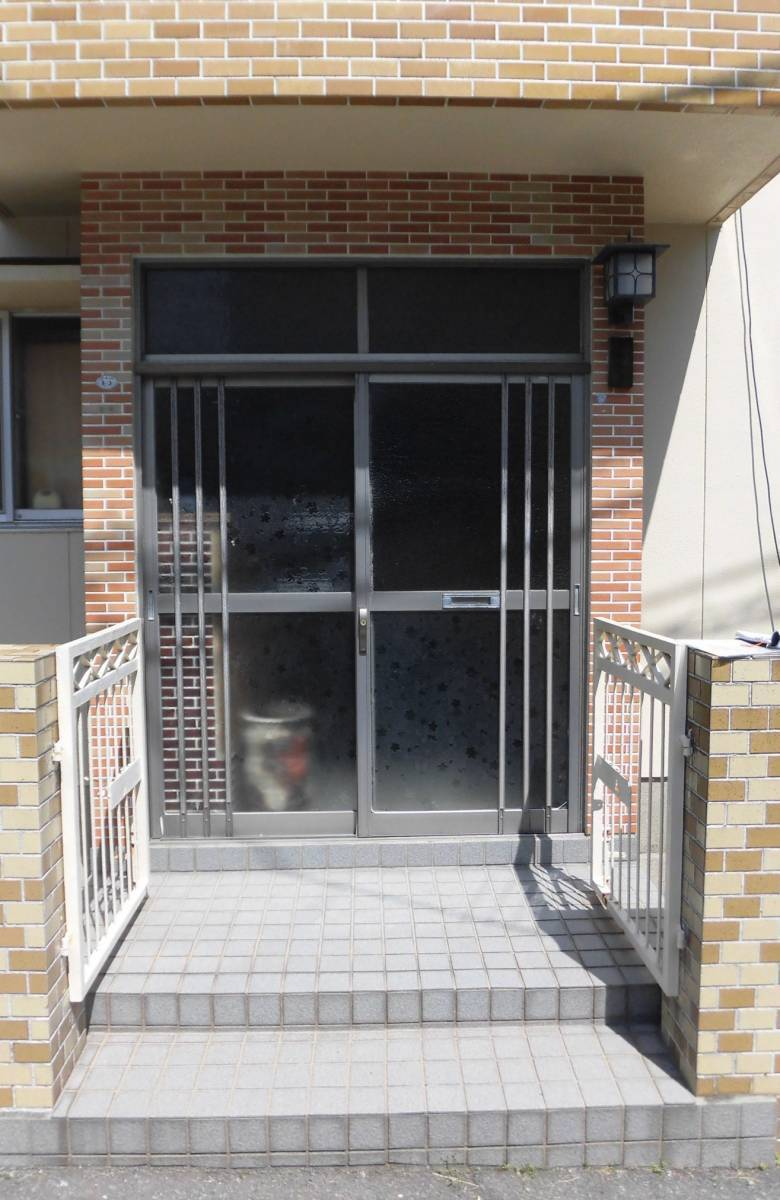 タナチョー長崎の玄関引戸を取り替えました！！の施工前の写真1