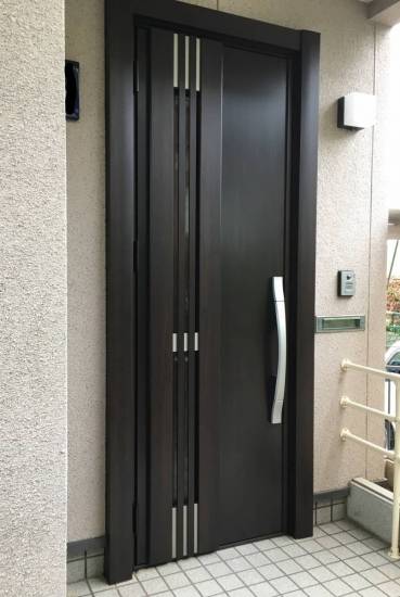 タナチョー長崎の玄関ドアを取り替えました！施工事例写真1