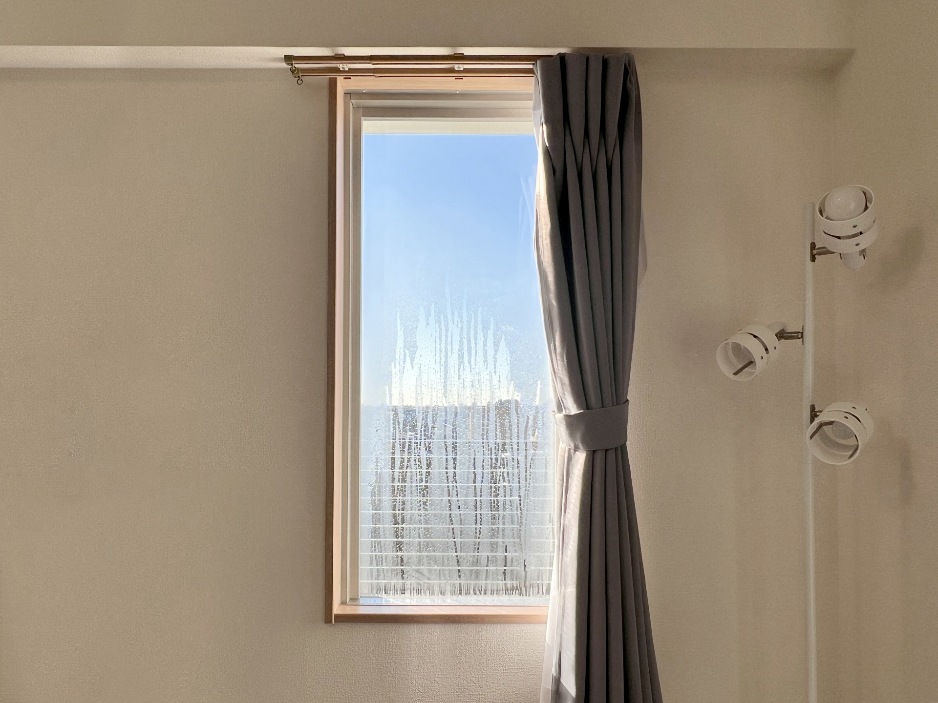 坂戸市で窓の結露がひどい方へ|40年の実績を持つプロが教える冬の結露対策 中央建窓のブログ 写真3