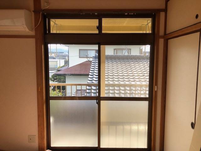 束田トーヨー住器のインプラス（内窓）設置で防犯対策にもつながりますの施工前の写真1
