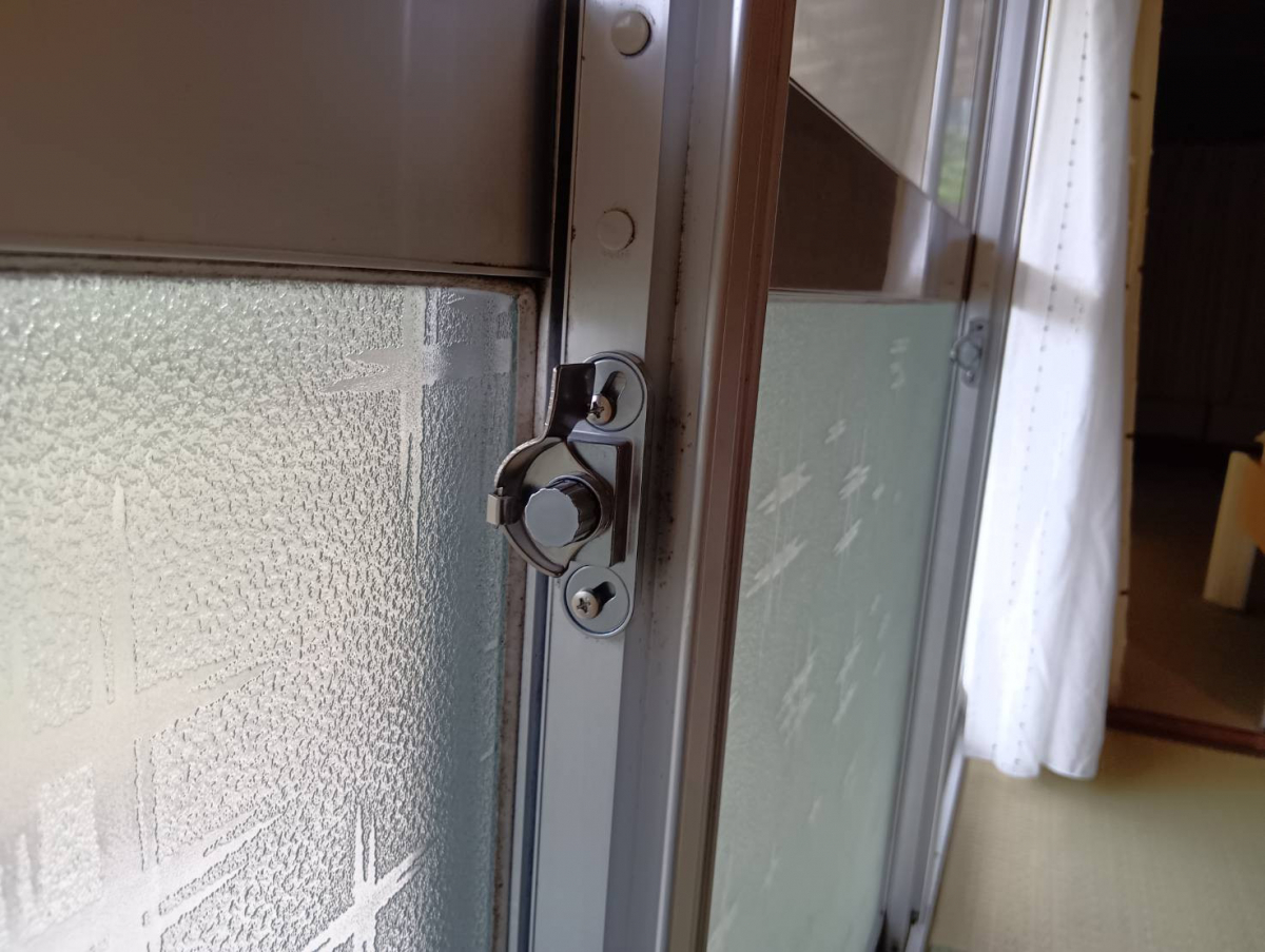 束田トーヨー住器のクレセント交換の施工後の写真2
