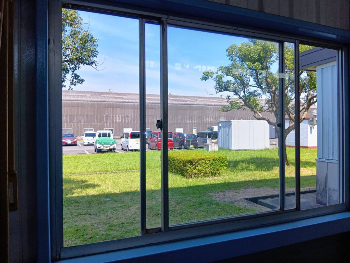 束田トーヨー住器のブラインド取付工事の施工前の写真1