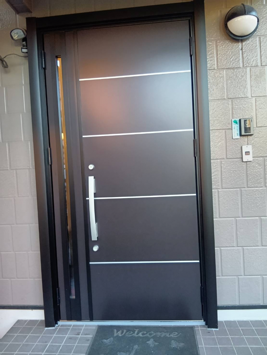 束田トーヨー住器のリシェント　玄関ドア取替工事　１DAYリフォームの施工後の写真1