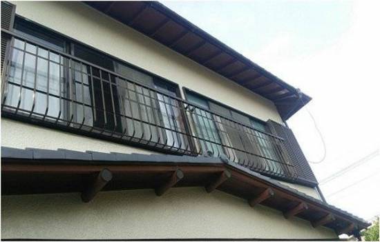 平野硝子の窓てすりや窓外の安全建材、目隠し建材なども平野硝子にご相談ください施工事例写真1