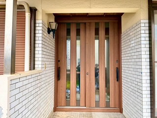 有明トーヨーの補助金で玄関もリフォームの施工事例詳細写真1