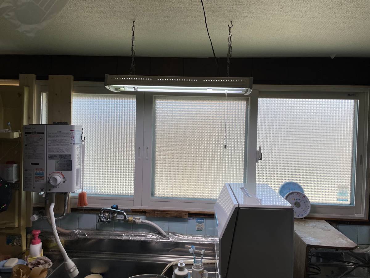 花と窓の店 HANAMADOの台所にインプラス取付しました。の施工後の写真1