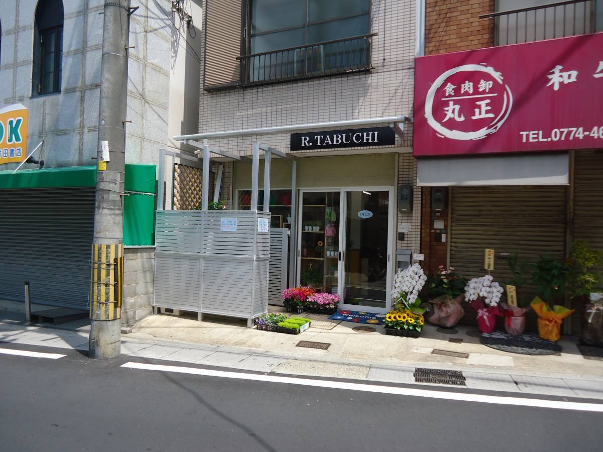 花と窓の店 HANAMADOのお店の改装の施工後の写真1