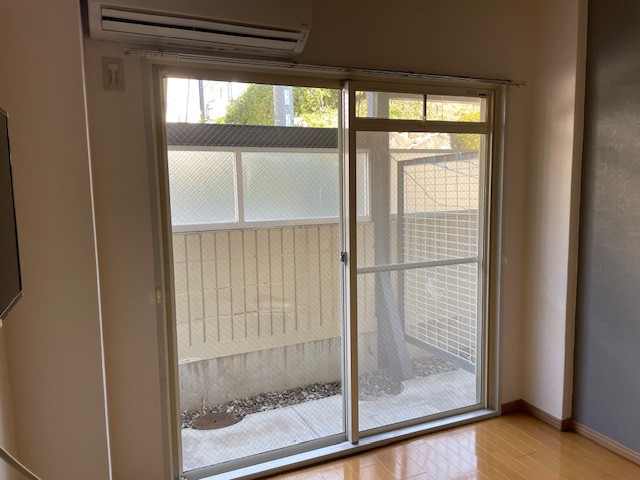 花と窓の店 HANAMADOのマンションにインプラス取付の施工前の写真1
