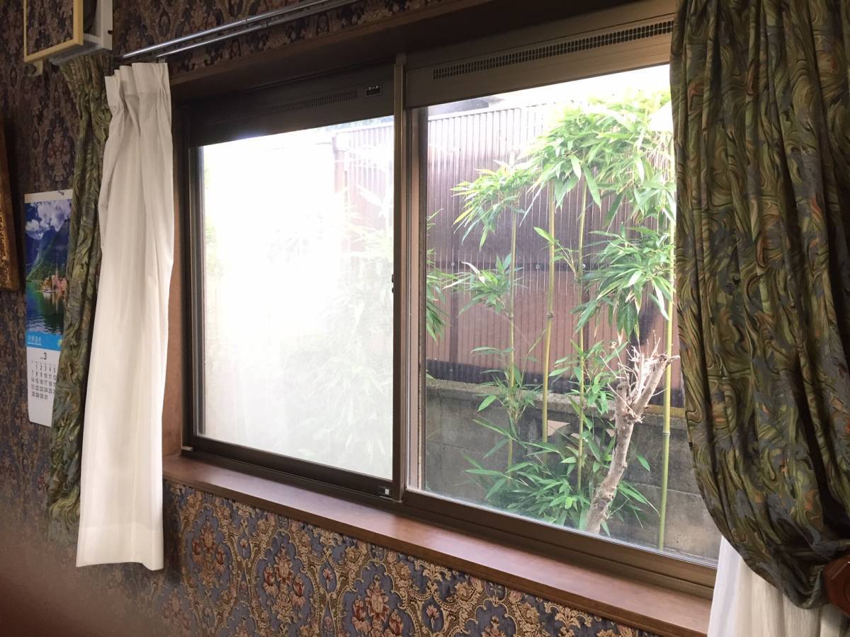花と窓の店 HANAMADOのインプラス　for　Renovation　取付の施工前の写真1