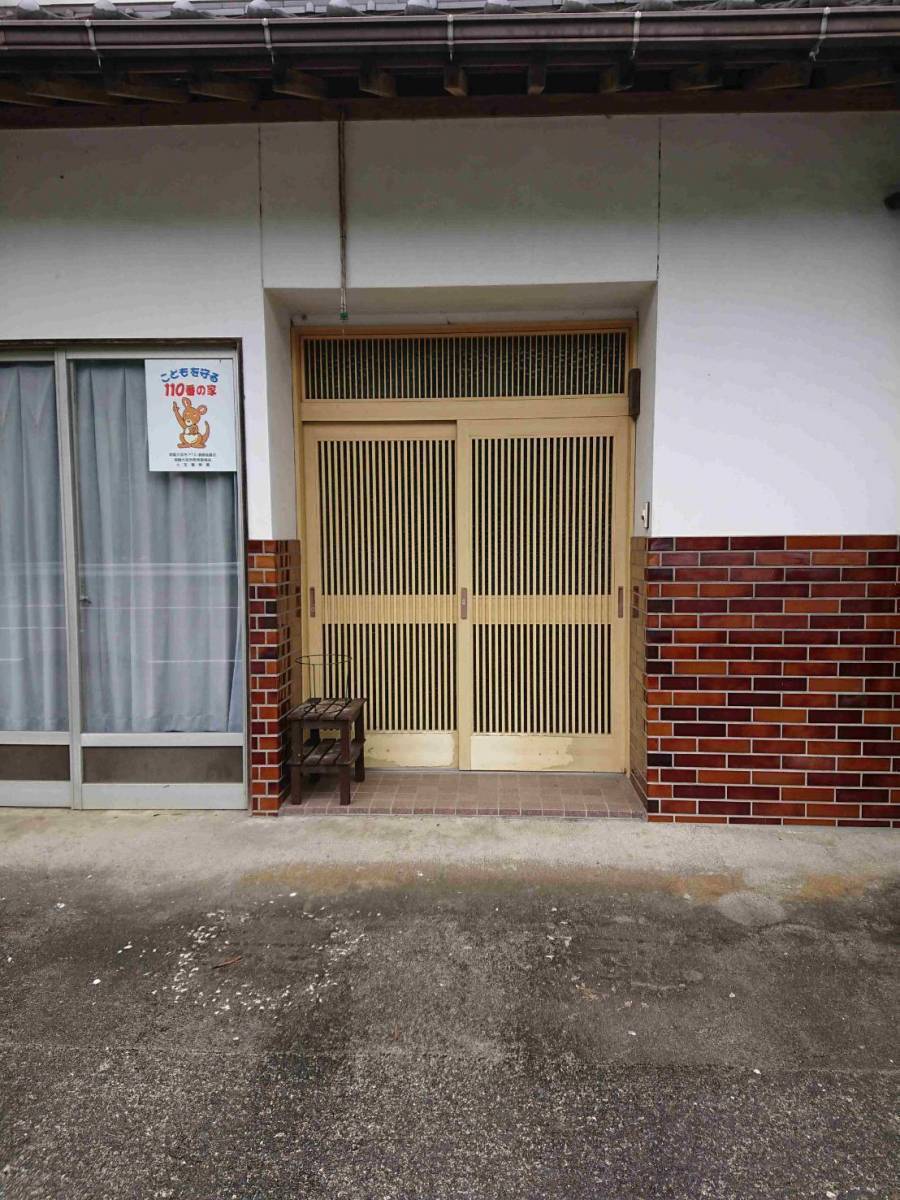 茨城県北トーヨー住器のリシェント玄関引戸　施工例の施工前の写真2