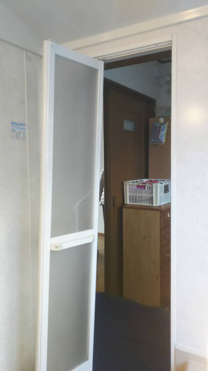 茨城県北トーヨー住器のリフォーム浴室中折れドア施工の施工前の写真1