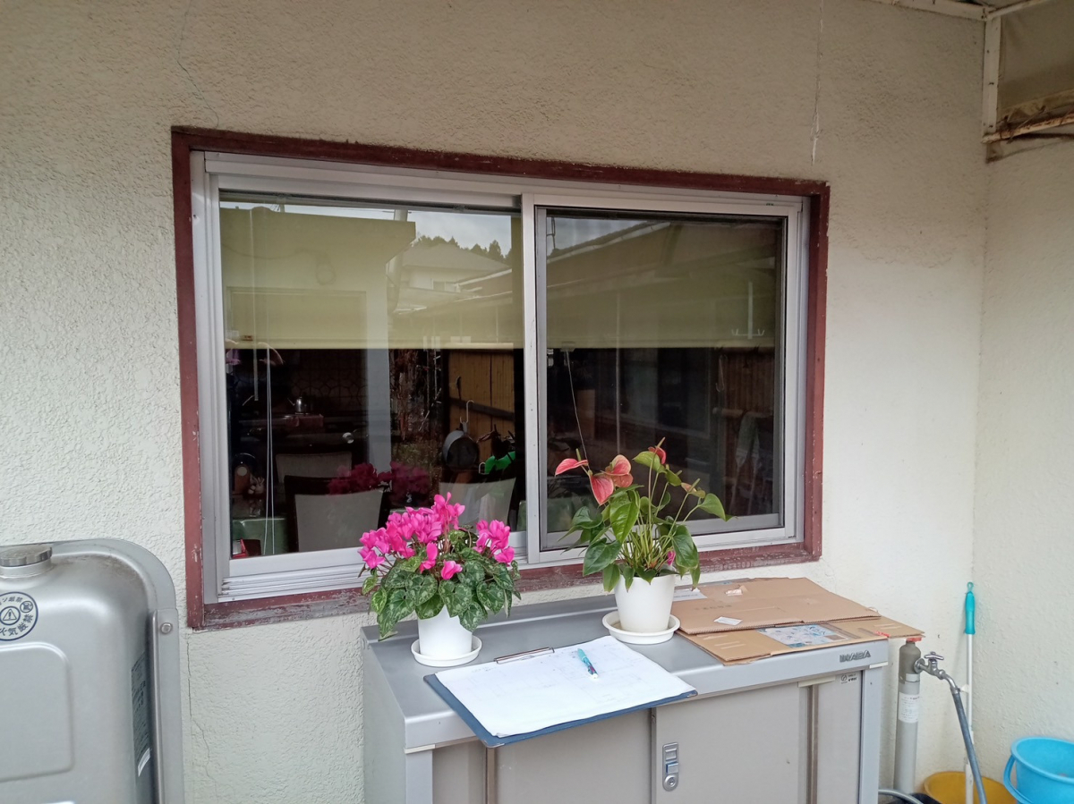 茨城県北トーヨー住器の1day窓リフォーム【アルミ面格子】の施工前の写真1