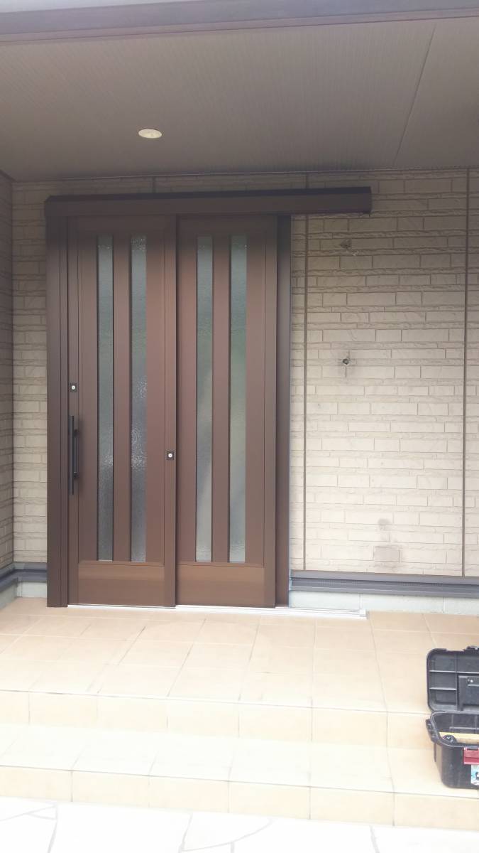 茨城県北トーヨー住器の親子ドアからアウトセット引戸への施工後の写真1