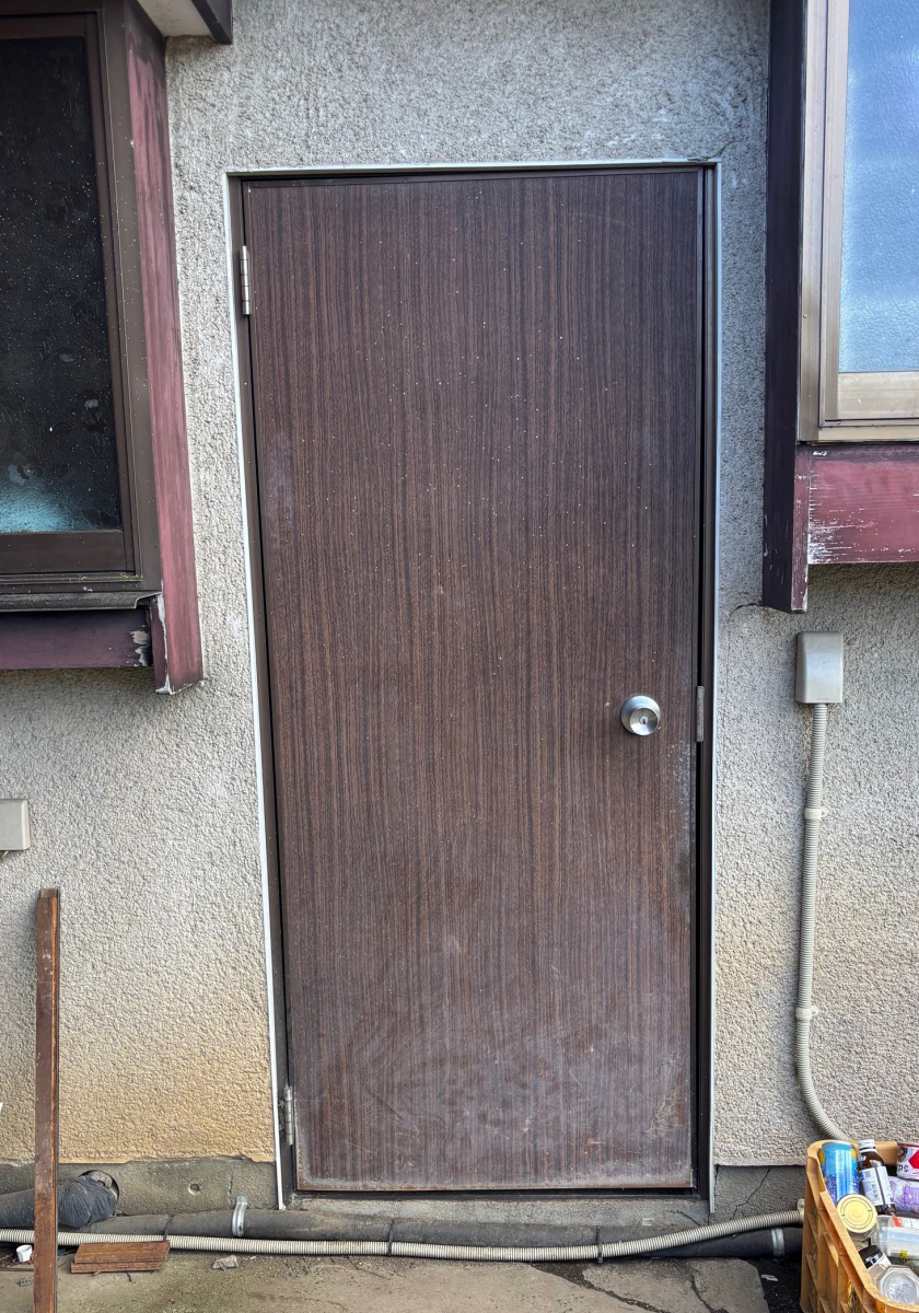 茨城県北トーヨー住器の1day勝手口リフォーム【リシェント勝手口ドア】の施工前の写真1