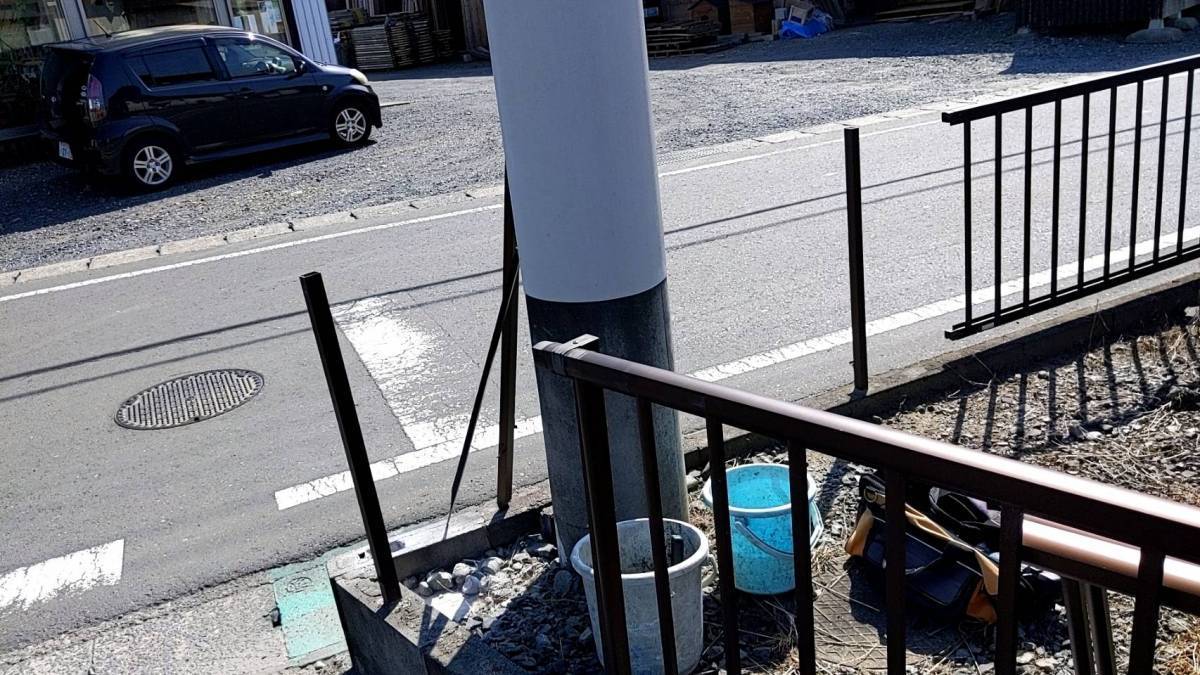 茨城県北トーヨー住器のフェンス交換工事　～那珂市～の施工前の写真1
