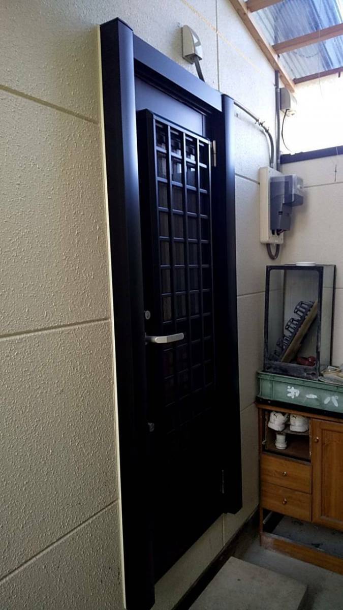 茨城県北トーヨー住器のリシェント勝手口ドア交換　～常陸大宮市～の施工後の写真1