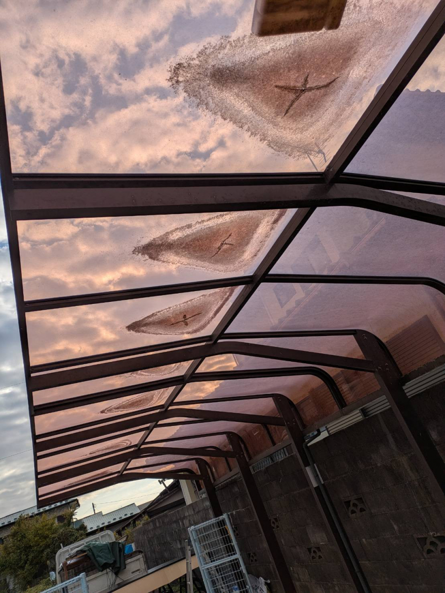 茨城県北トーヨー住器のエクステリアリフォーム【カーポート屋根材交換】の施工前の写真1