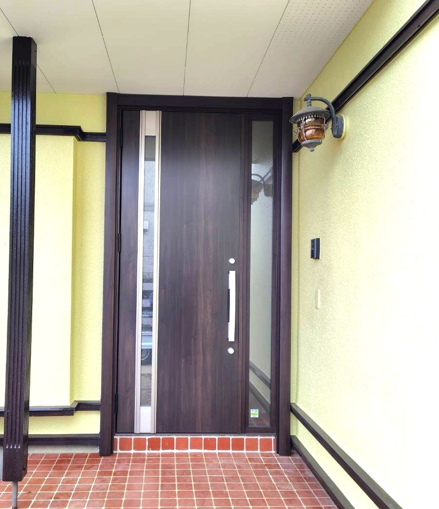 茨城県北トーヨー住器のリシェントで玄関リフォームの施工後の写真1