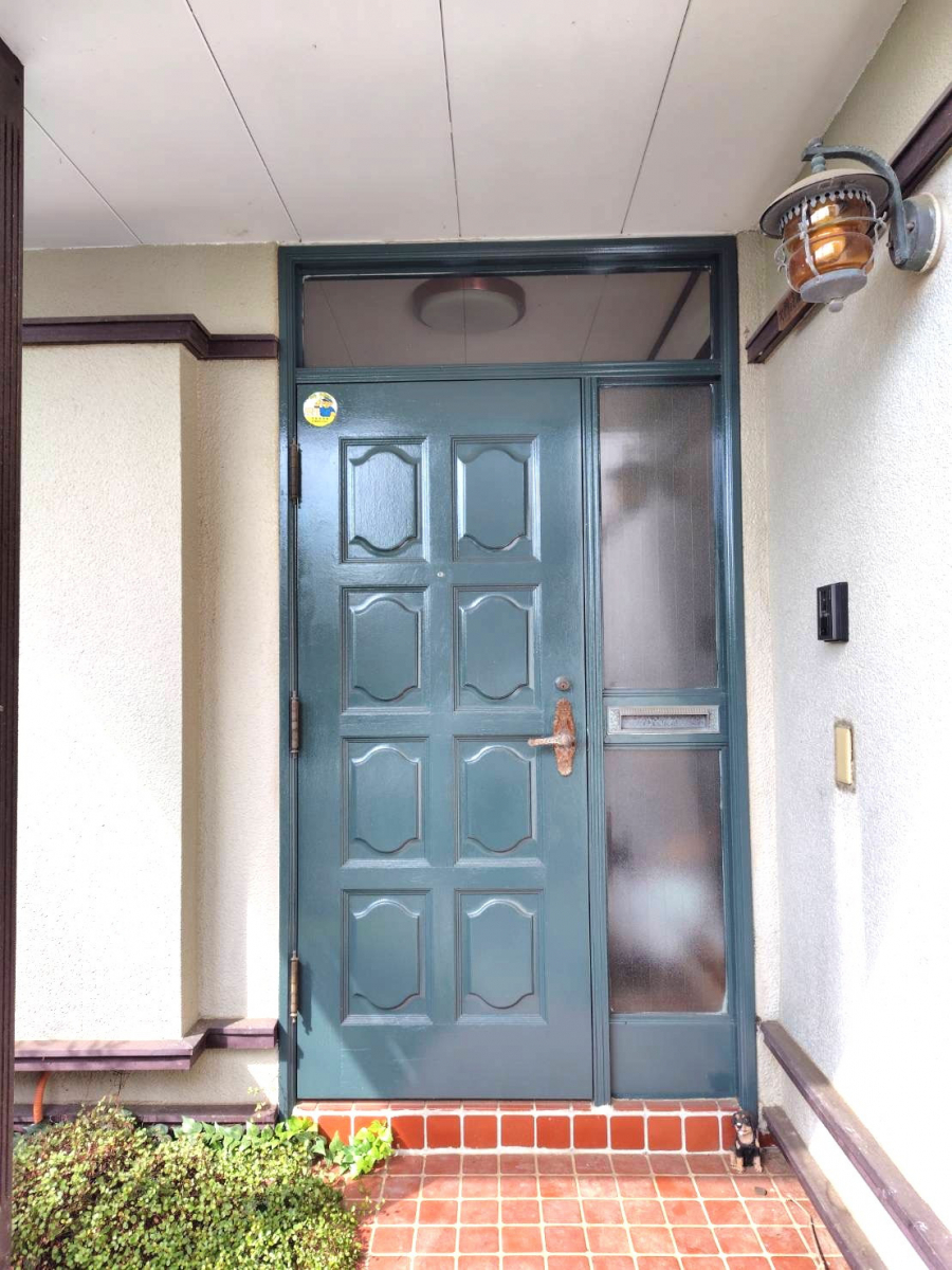 茨城県北トーヨー住器のリシェントで玄関リフォームの施工前の写真1