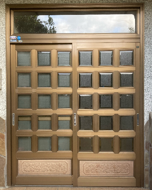 武迫トーヨー住器の１日で完了！玄関のリフォームの施工前の写真1