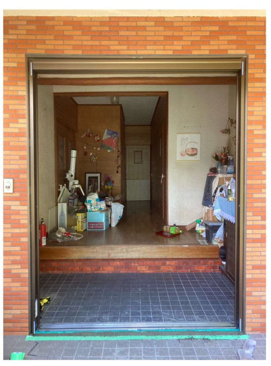 武迫トーヨー住器の動きがよくなります。玄関のリフォームの施工前の写真2