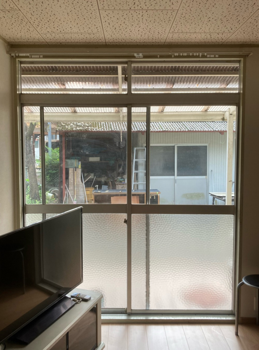 武迫トーヨー住器の冬に備えて、内窓の取り付けの施工前の写真1