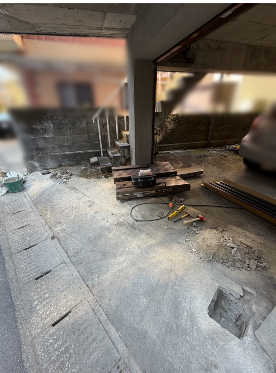 武迫トーヨー住器の伸縮門扉、両開きから片引きにの施工前の写真2