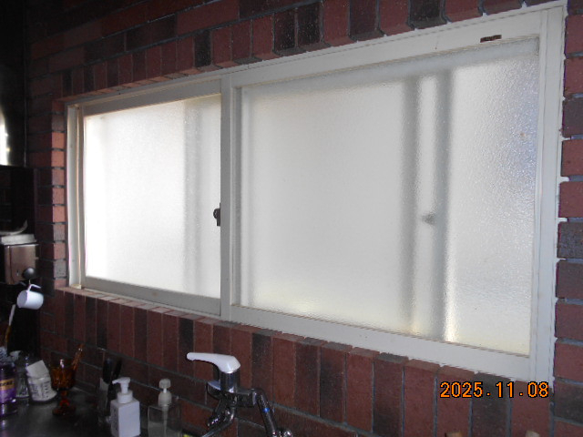 綿治硝子のアタッチメント付ペアガラスに入れ替えましたの施工前の写真1