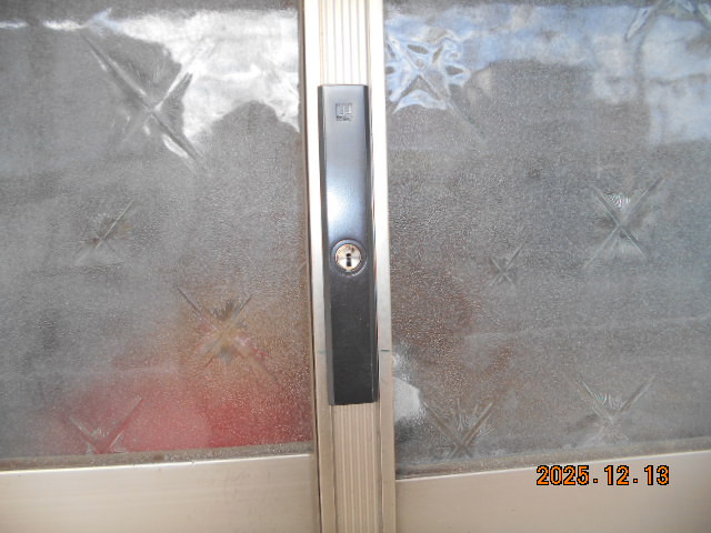 綿治硝子店の内外錠くり抜き取付！の施工後の写真1