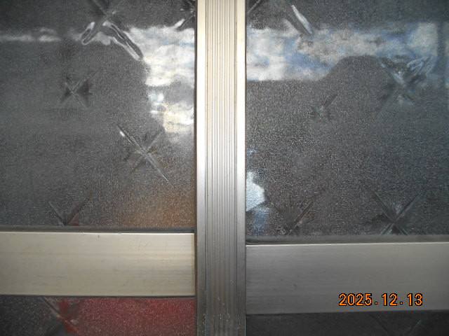 綿治硝子店の内外錠くり抜き取付！の施工前の写真1