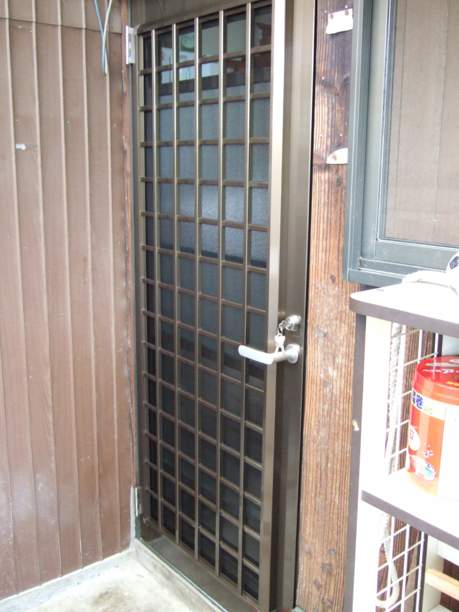 すまい：Ｒｅの0163　勝手口ドア交換工事　和歌山県橋本市古佐田の施工後の写真1