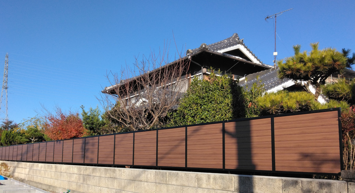 すまい：Ｒｅの0165　目隠しフェンス設置工事　和歌山県橋本市市脇の施工後の写真1