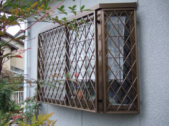 すまい：Ｒｅの0048　出窓に面格子施工事例写真1