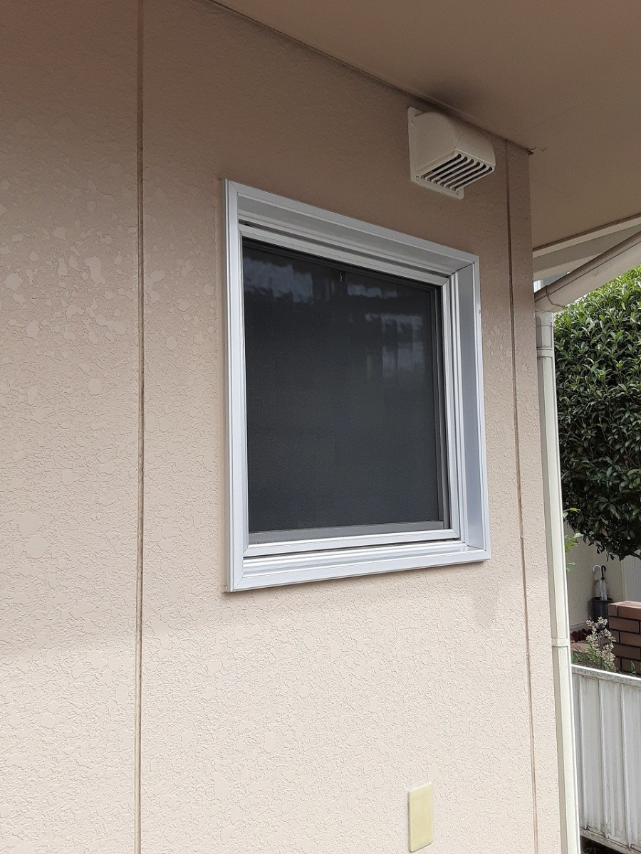 すまい：Ｒｅの0218　面格子取付工事　和歌山県橋本市柿の木坂の施工前の写真1