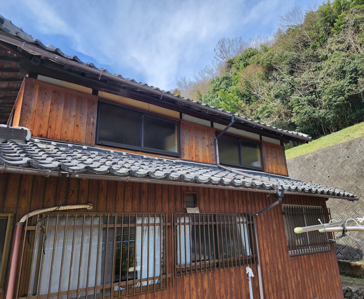 すまい:Reの0220 雨戸設置工事 和歌山県橋本市山田の施工前の写真1