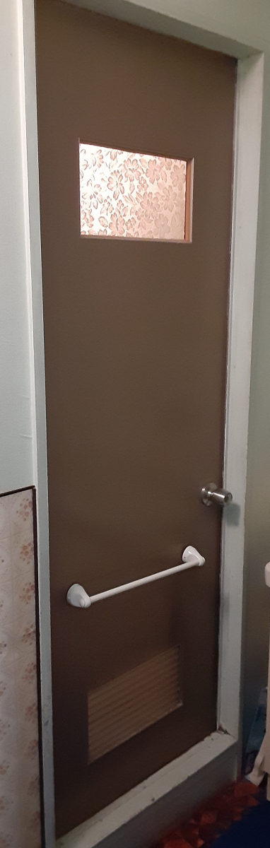 すまい：Ｒｅの0230　浴室ドア取替工事　和歌山県橋本市清水の施工前の写真1