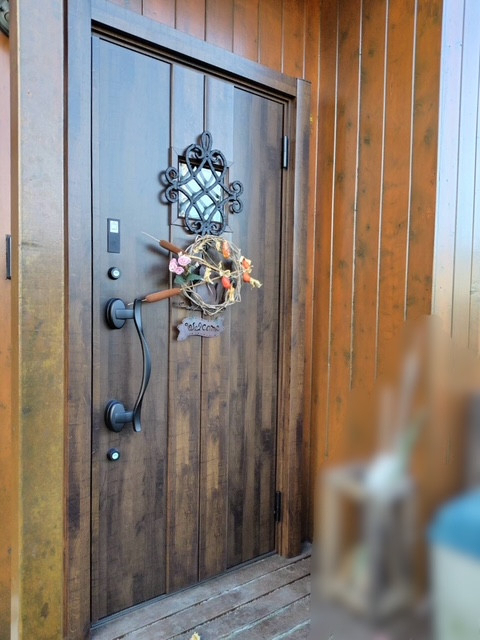 水戸トーヨー住器の水戸市　リシェント玄関ドア工事の施工後の写真1