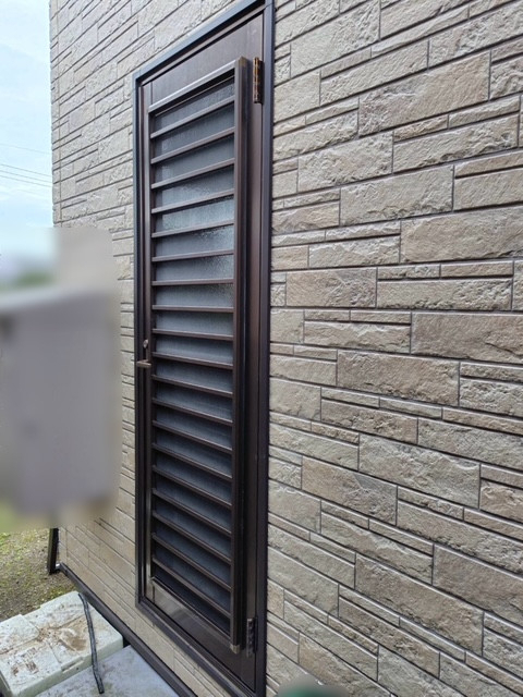 水戸トーヨー住器のひたちなか市　リシェント勝手口ドア工事の施工前の写真1