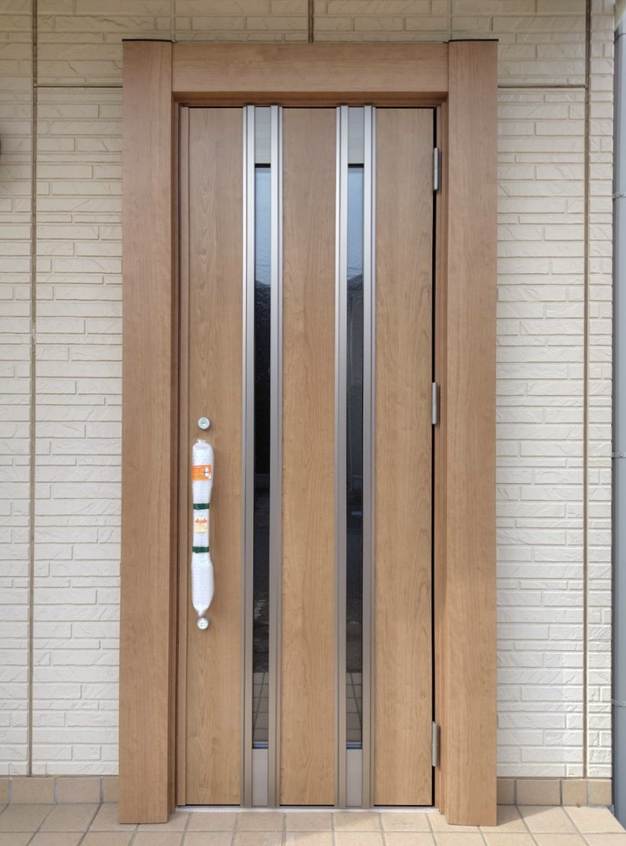 水戸トーヨー住器のひたちなか市　リシェント玄関ドア工事の施工後の写真1