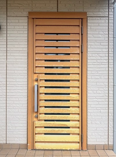 水戸トーヨー住器のひたちなか市　リシェント玄関ドア工事の施工前の写真1