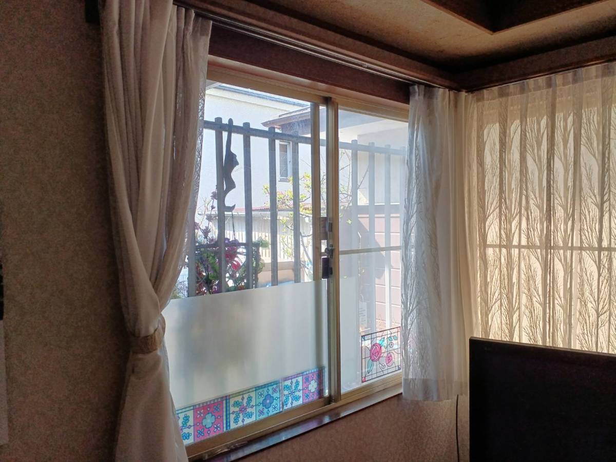 横浜トーヨー住器の今やらないと損！？内窓の設置工事に行ってきました。の施工前の写真1