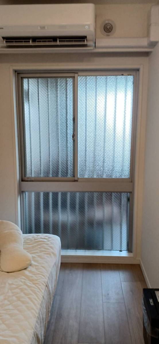 横浜トーヨー住器のインプラスで断熱効果をアップ!冷やした空気を外へ逃がさない!の施工前の写真1