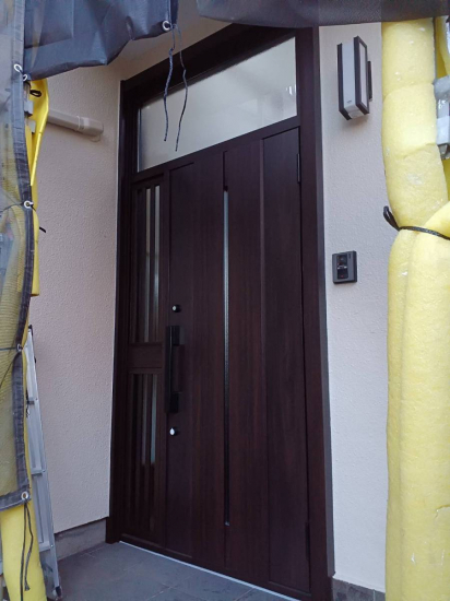 横浜トーヨー住器の玄関リフォーム～リシェント玄関ドア～施工事例写真1