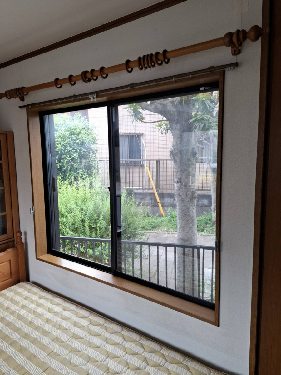 横浜トーヨー住器のインプラスの色の施工前の写真2