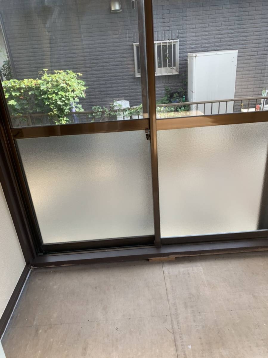 横浜トーヨー住器の窓のガラス交換。お気軽にご相談ください。の施工後の写真1