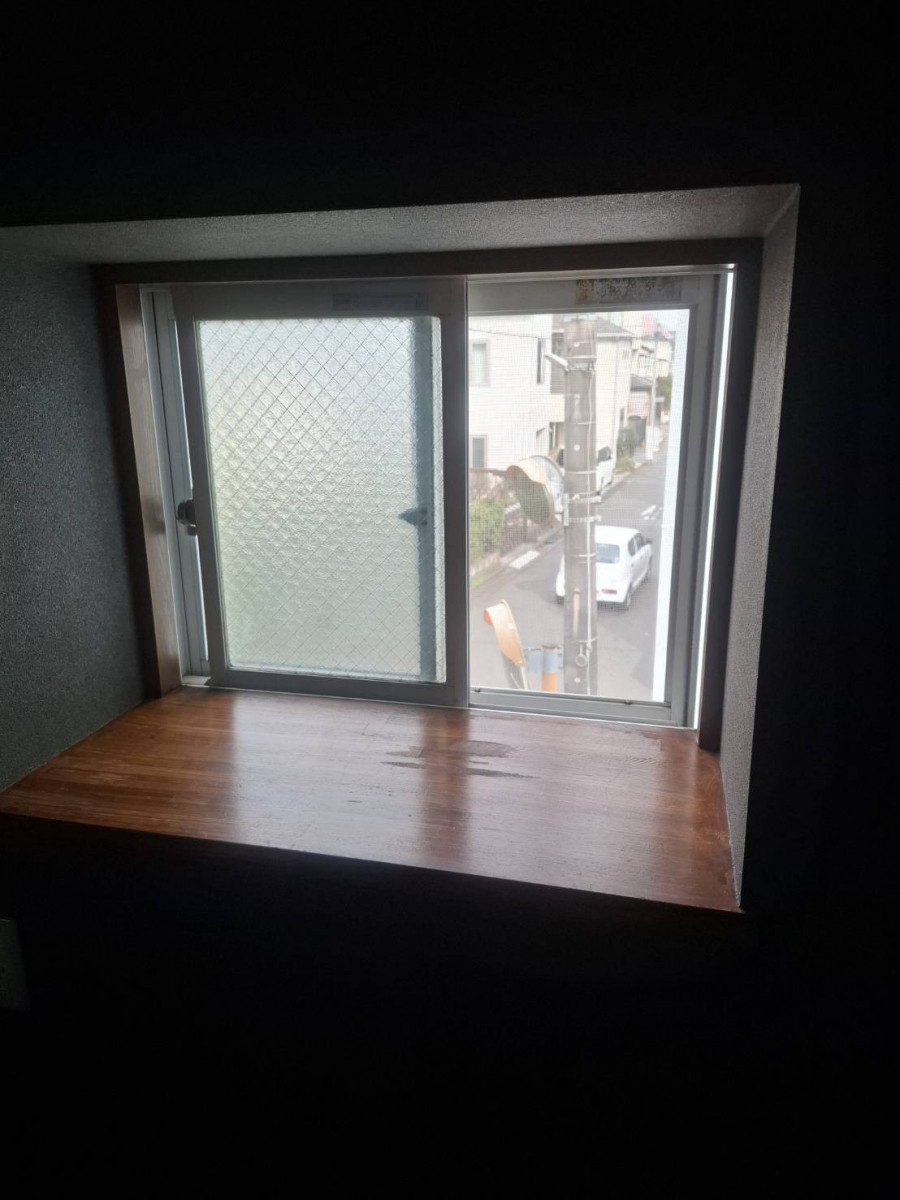横浜トーヨー住器の内窓で快適な家に！の施工前の写真1