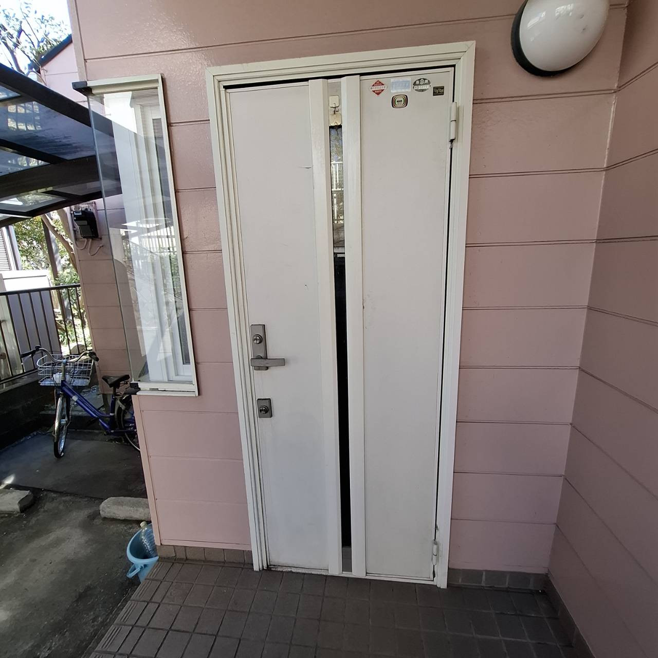 横浜トーヨー住器の家の顔をモデルチェンジの施工前の写真1